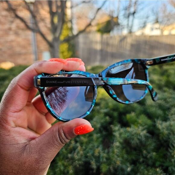 Diane Von Furstenberg DVF511S 58-16-135 Cat Eye 282 Sunglasses main image 7